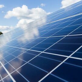 ¿Qué tan buenas son las vallas con energía solar?